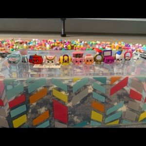 Shopkins- Makeup/bags lot of twelve